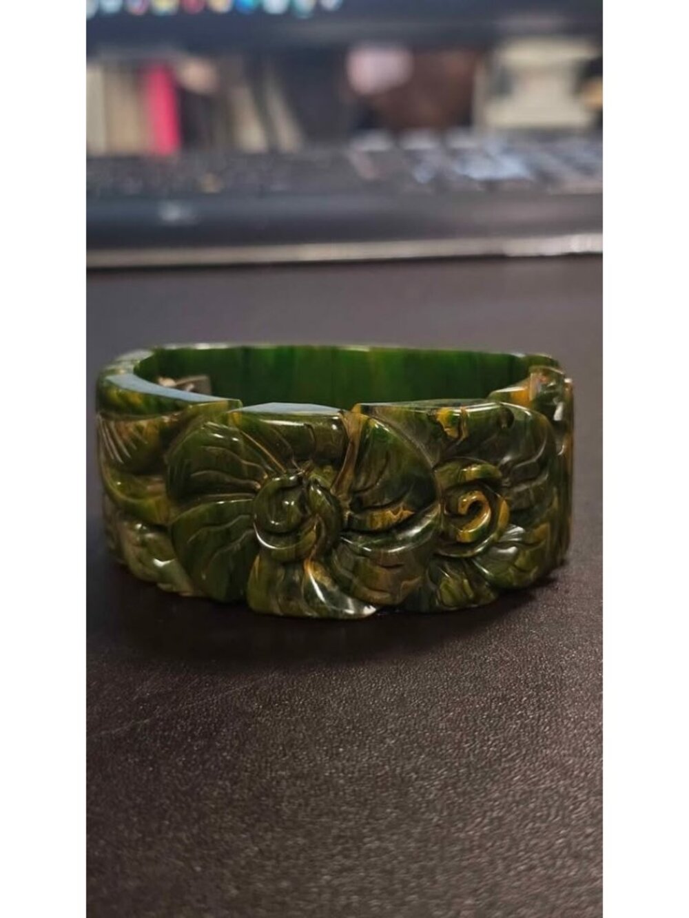 Vintage Green Marbled Bakelite Clamper Bracelet Carved Art Deco Hinged Bangle